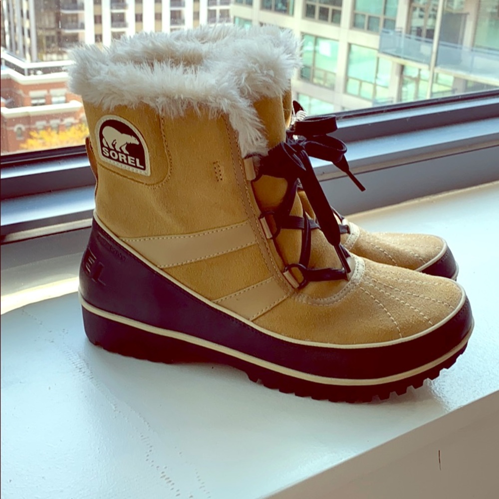 Sorel Tivoli II Suede Boots